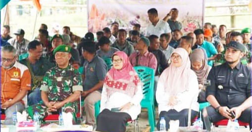 Jajaran Pemko Padang Panjang bersama TNi, saat ikuti Vidcon bersama Wapres, Rabu (1/11/2023) siang.